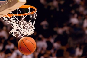 AIYOUXI-勇士引发争议！，凯恩官方宣布重返赛场新规观众掌声雷动