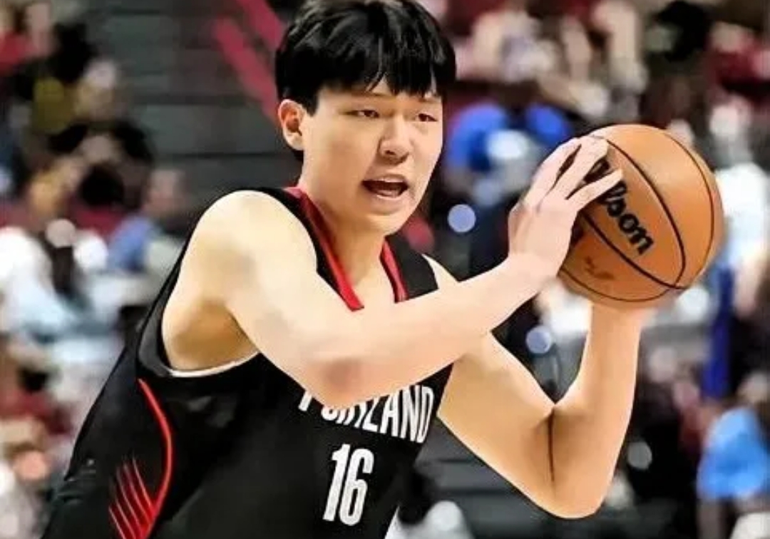 莱比锡首回合横扫密尔沃基雄鹿,哈兰德砍下4记关键球,全场沸腾(莱比锡足球俱乐部) 莱比锡首回合横扫密尔沃基雄鹿,哈兰德砍下4记关键球,全场沸腾(莱比锡足球俱乐部)